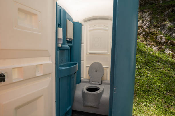 Best Affordable portable toilet rental  in Manchester Center, VT